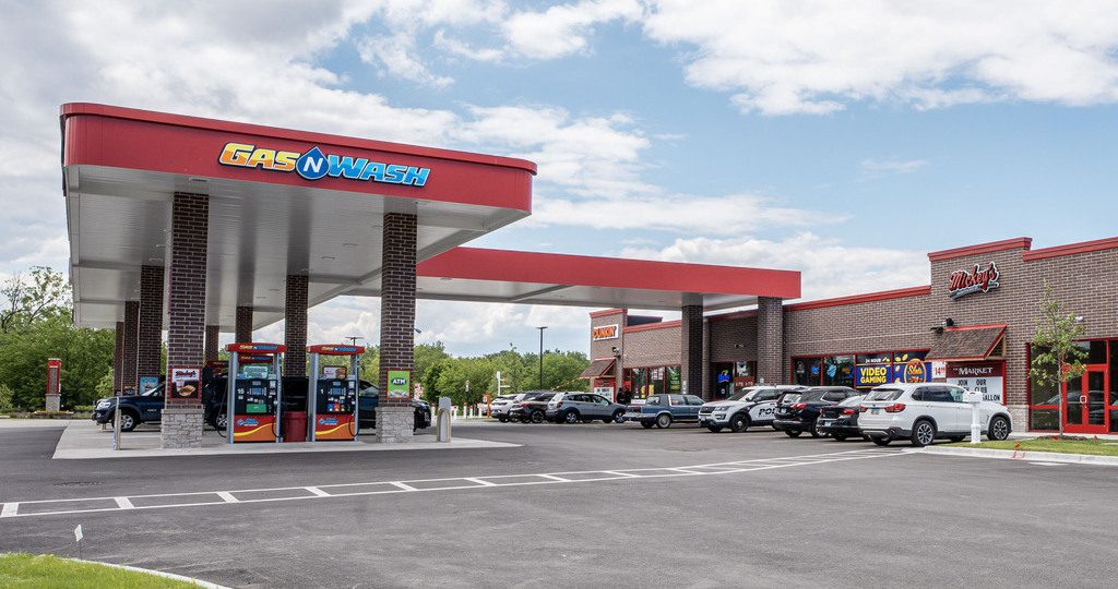Lenny's Gas N Wash